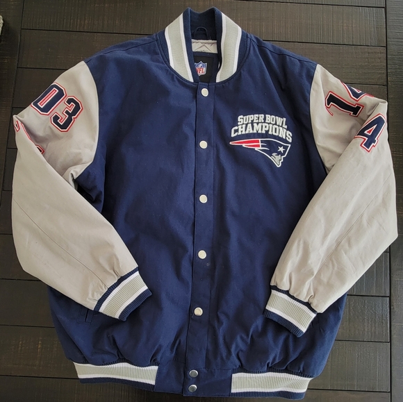 NEW ENGLAND PATRIOTS SUPERBOWL CHAMPIONS JACKET - Picture 1 of 7
